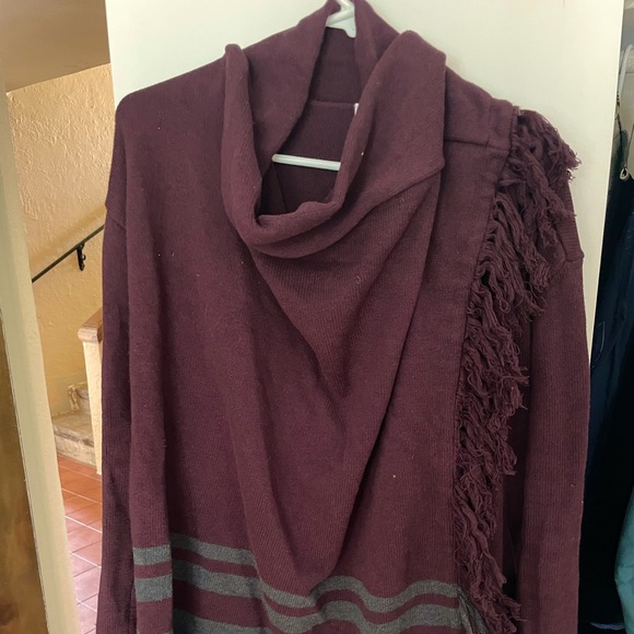 Cabi M fringe wrap sweater port - Picture 1 of 5